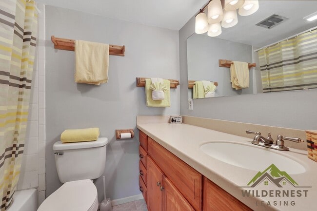 Building Photo - Deck Gore Condo - WINTER RENTAL-2 Bedroom/...