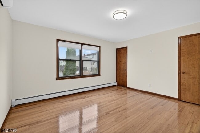 Building Photo - 97 Sipp Ave