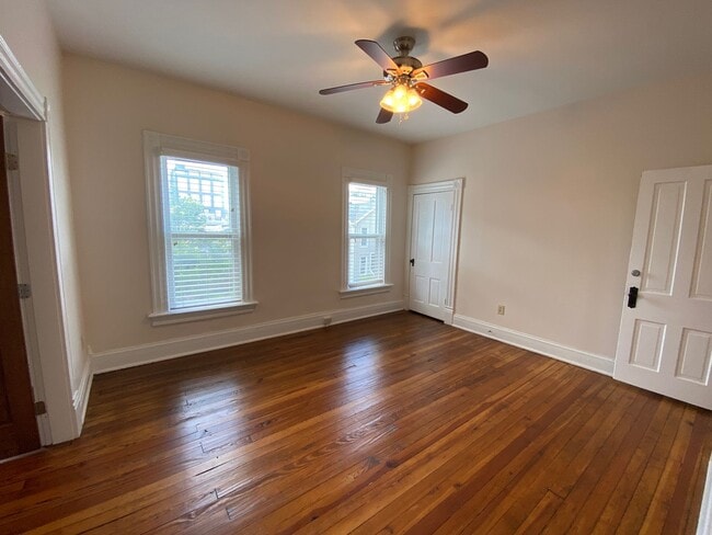 Building Photo - Kerr St 694-696 GW2