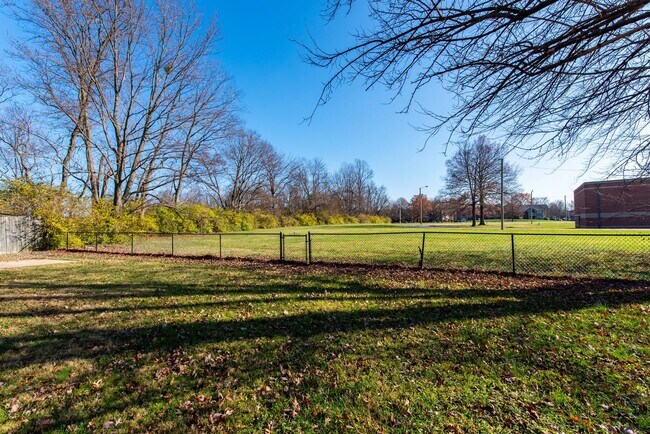 Building Photo - Fall in Love with this home!!!