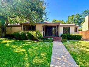Building Photo - 5721 El Campo Ave