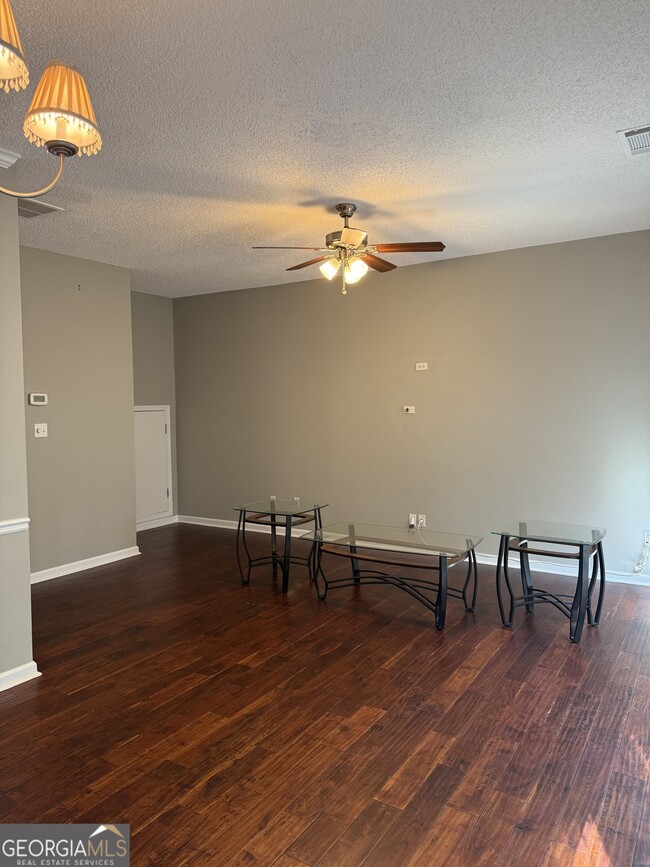 Building Photo - 172 Shenandoah Dr
