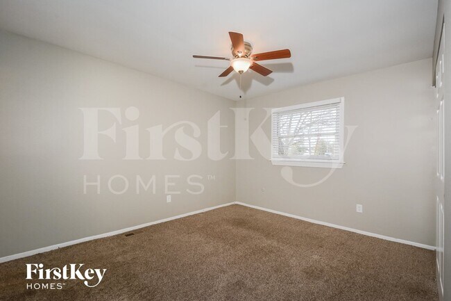 Building Photo - 2727 Dividend Park Dr