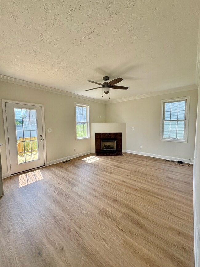 Building Photo - 129 Forever Ct