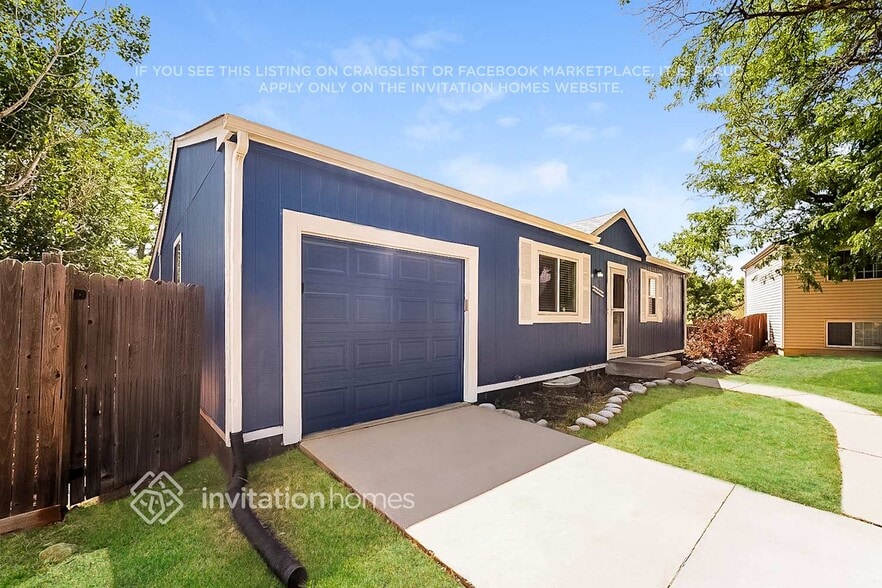 Building Photo - 10530 W 106th Pl