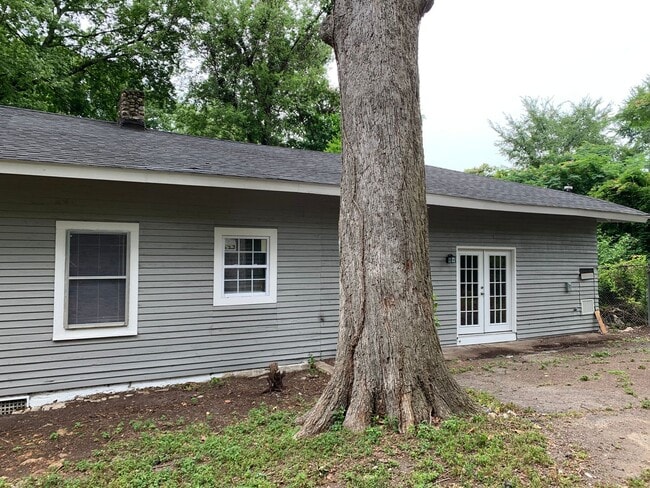 Building Photo - 419 Cumberland Dr