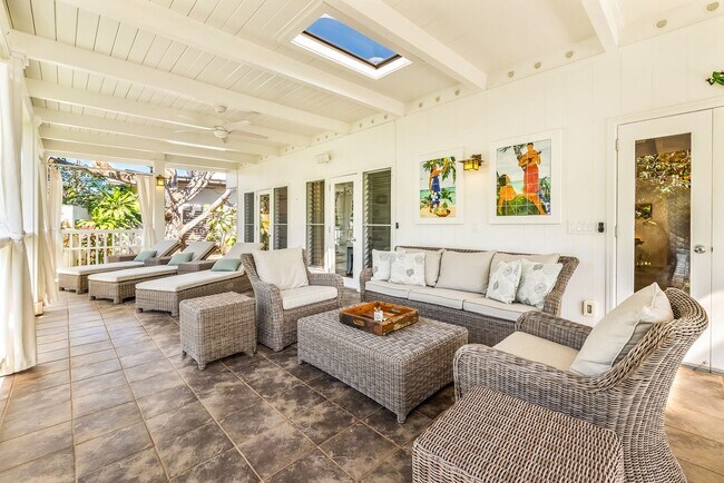 Building Photo - Fully Furnished Home in the Heart of Lanikai