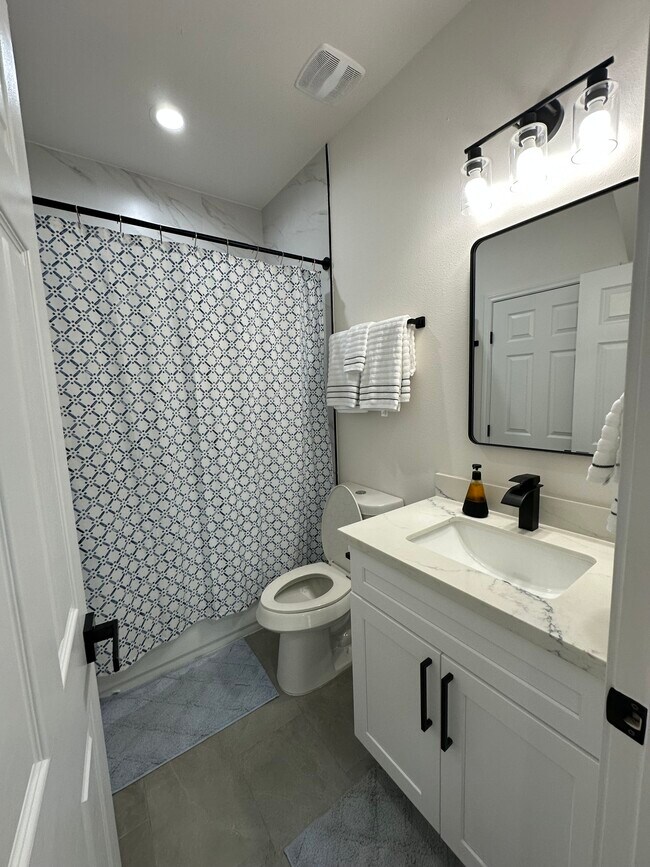 Building Photo - 3902 McKinley St