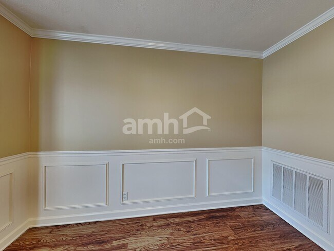 Building Photo - 3368 Marrast Dr