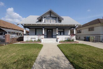 Building Photo - Charming Fully Renovated 3-Bedroom, 2-Bath...