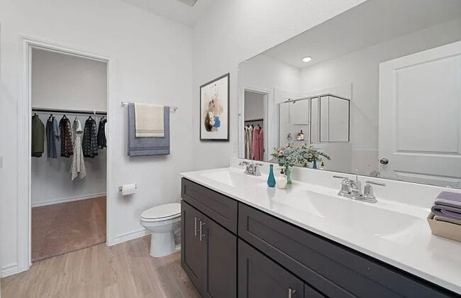 Building Photo - 414 Kinglet Dr