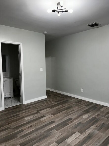 Building Photo - 780 NW 141st St