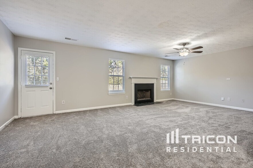 Building Photo - 3735 Renfroe Ave