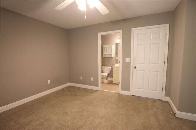 Building Photo - 460 S Barnett Shoals Rd