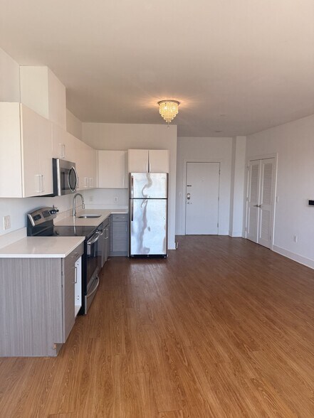 Building Photo - 429 Bergen Ave