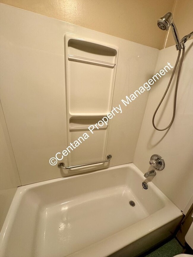 Building Photo - 2 Bedroom 1 bath in heart Butte