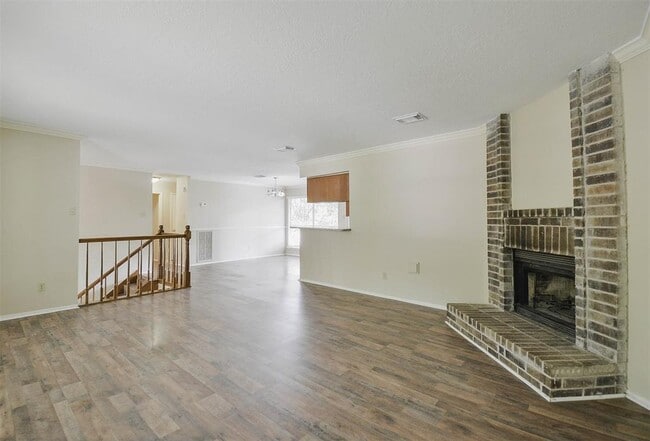 Building Photo - 2915 Valley Rose Dr