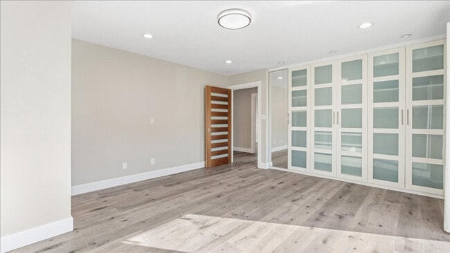 Building Photo - 1016 Woodglen Dr