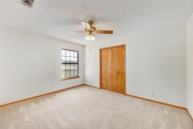 Building Photo - 207 Rancho Bueno Dr