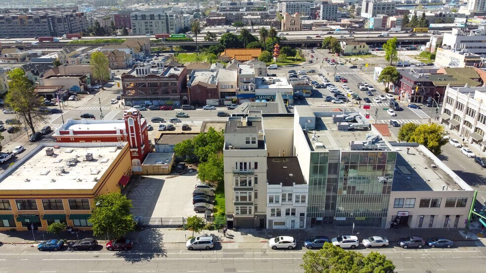 Building Photo - 275 9th St