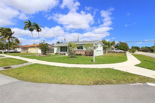 Building Photo - 6203 SW 108th Pl