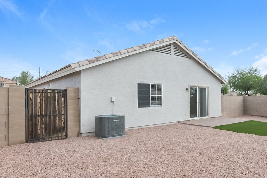 Building Photo - 11509 W Shaw Butte Dr
