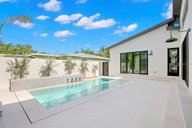 Building Photo - 150 51st St N