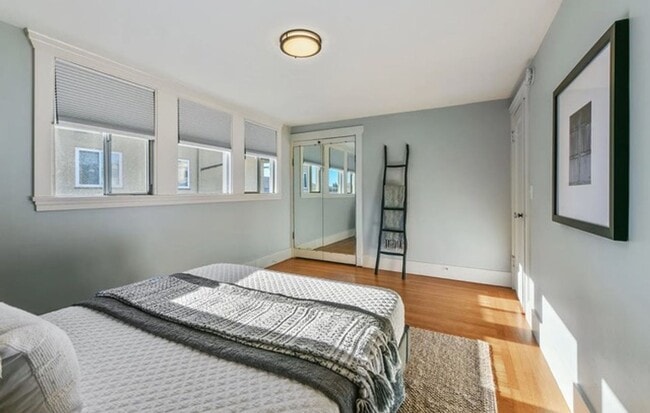 Building Photo - 850 Warfield Ave