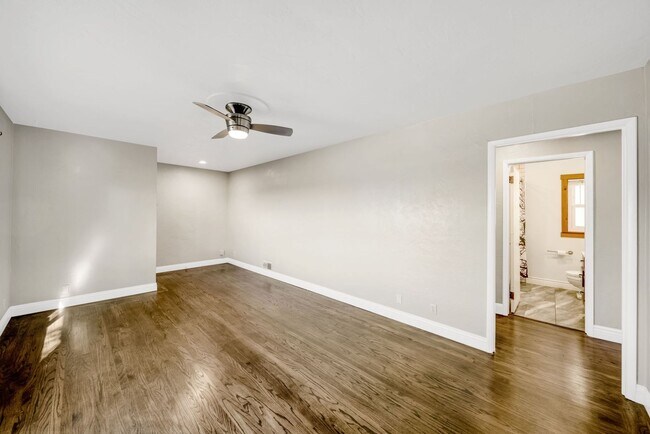 Building Photo - 9714 MacArthur Blvd