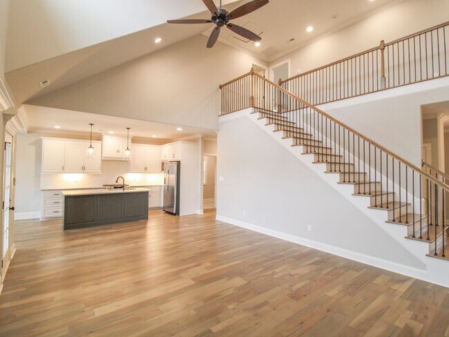 Building Photo - Beautiful two story home at Whispering Pines!