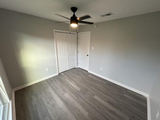 Building Photo - Beautifully Renovated 3BR Home in a Quiet Baton Rouge Neighborhood