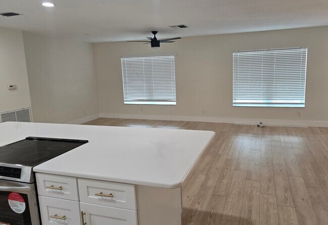 Building Photo - 401 N Bryan Cir
