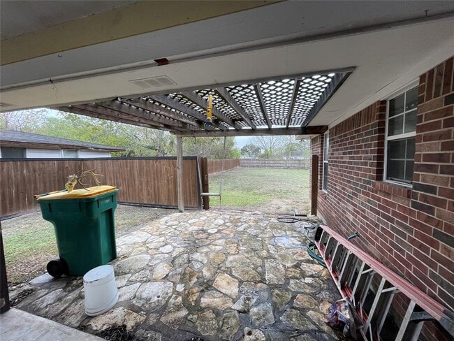 Building Photo - 940 E Guadalupe St