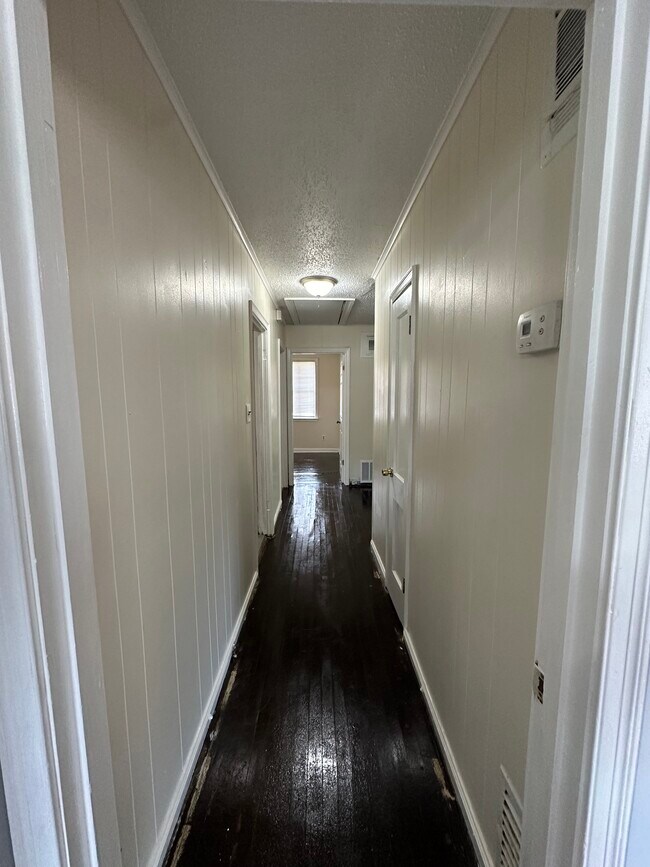 Building Photo - 454 E Norwood Ave