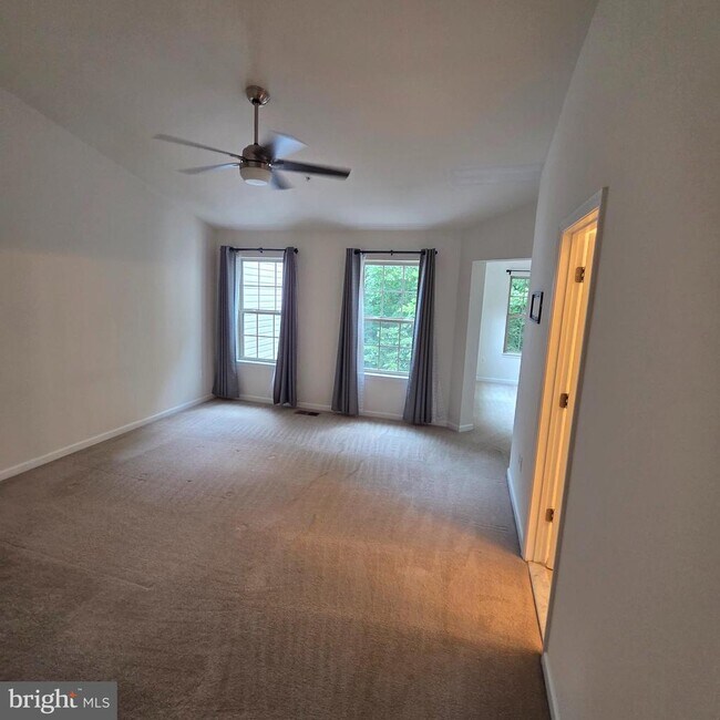 Building Photo - 7825 Rappaport Dr
