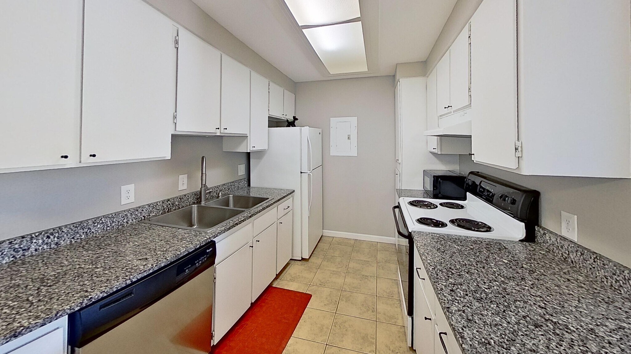 Building Photo - 2929 W Floyd Ave