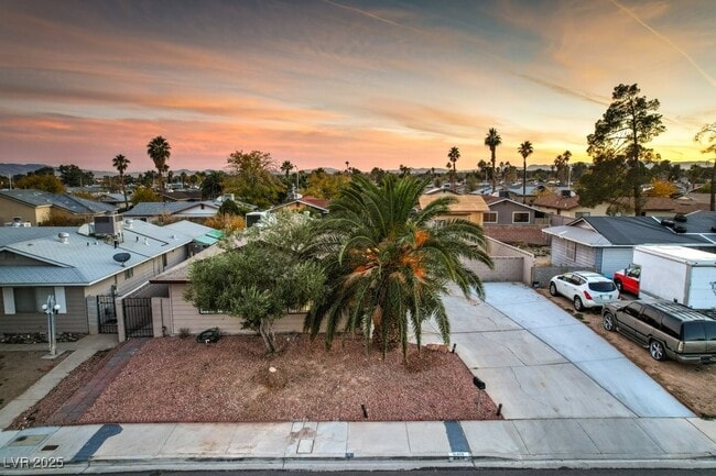 Building Photo - 6419 Gunderson Blvd