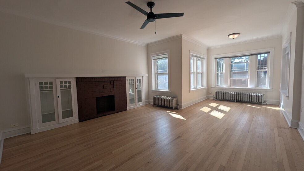 Building Photo - 5707 N Campbell Ave