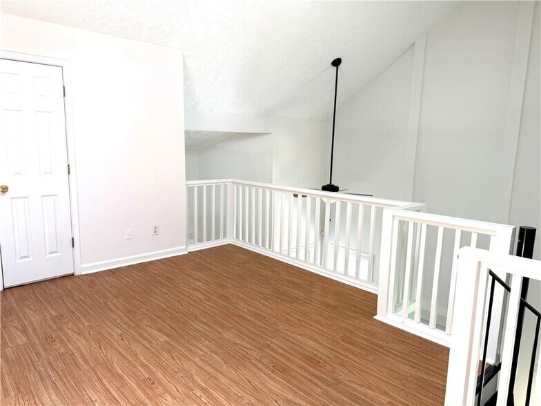 Building Photo - 2802 Pine Valley Way NW