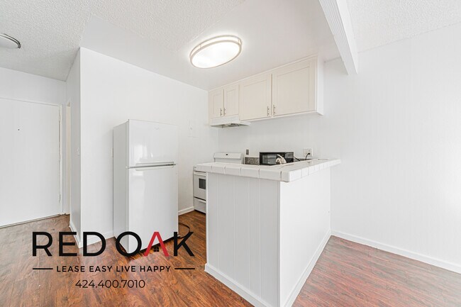 Building Photo - 21315 Roscoe Blvd