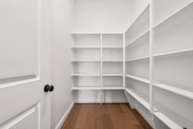 Building Photo - 1635 Delta Oaks Dr