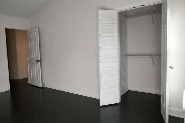 Building Photo - 4988 Wyngate Village Dr