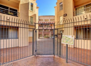 Building Photo - 270 E Flamingo Rd