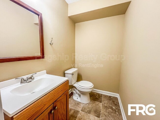 Building Photo - 206 Lindbeth Dr