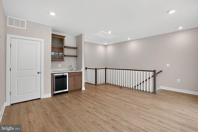 Building Photo - 3612 Farr Ave
