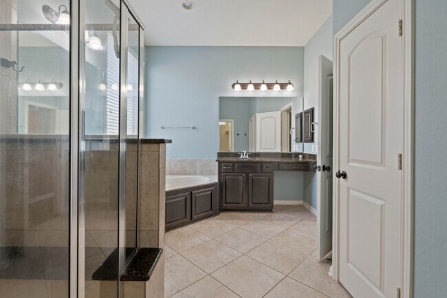 Building Photo - 3544 Woods Estates Dr