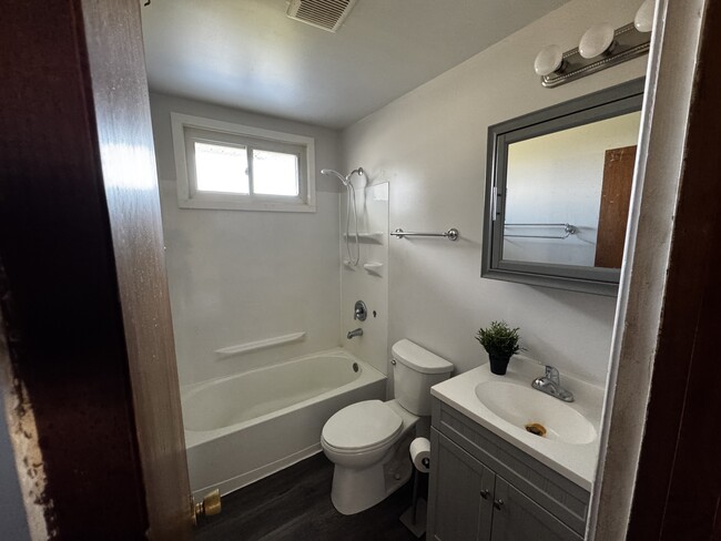 Bathroom - 6222 Glade Ave