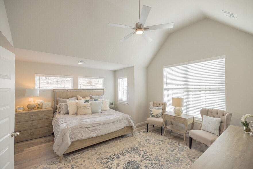 Building Photo - 3402 Redbud Ln