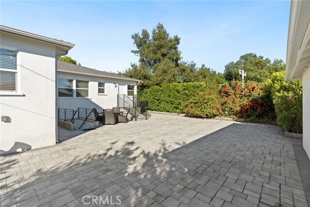 Building Photo - 2510 Paloma St