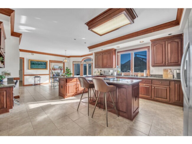Building Photo - 945 Diggs Ln